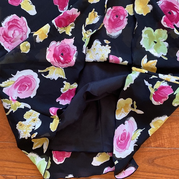 A beautiful Jane Alexander floral dress in size 12 lined. - Picture 11 of 11